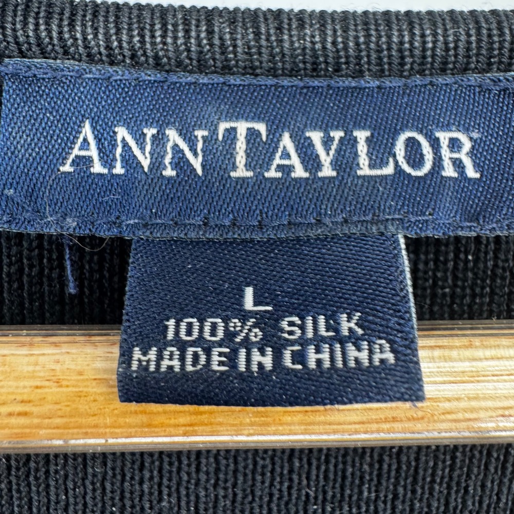 Ann Taylor 100% Silk Knit Short Sleeve Top Black L Sweater Closet Staple Luxury - Picture 3 of 9